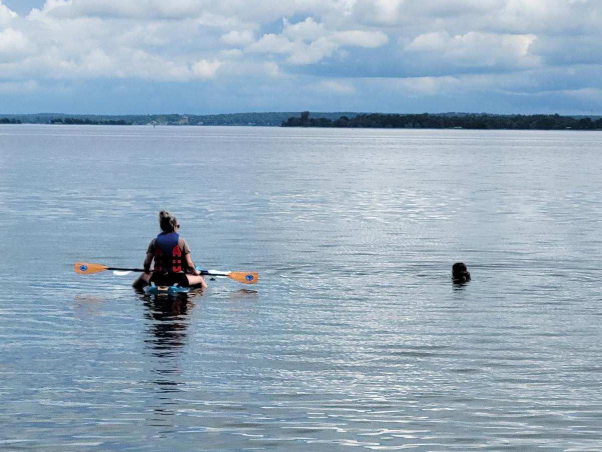 Unique Waterfront House With Private Beach Gananoque Esterno foto