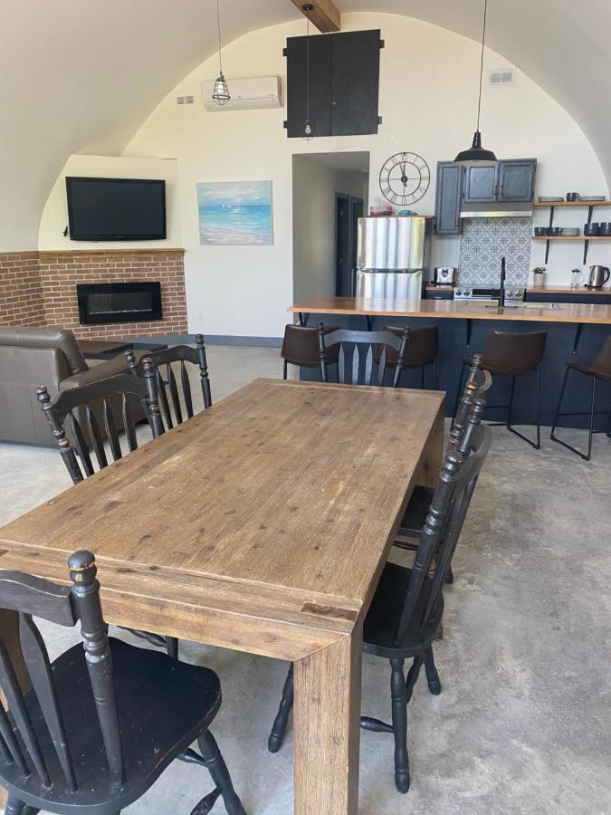 Unique Waterfront House With Private Beach Gananoque Esterno foto
