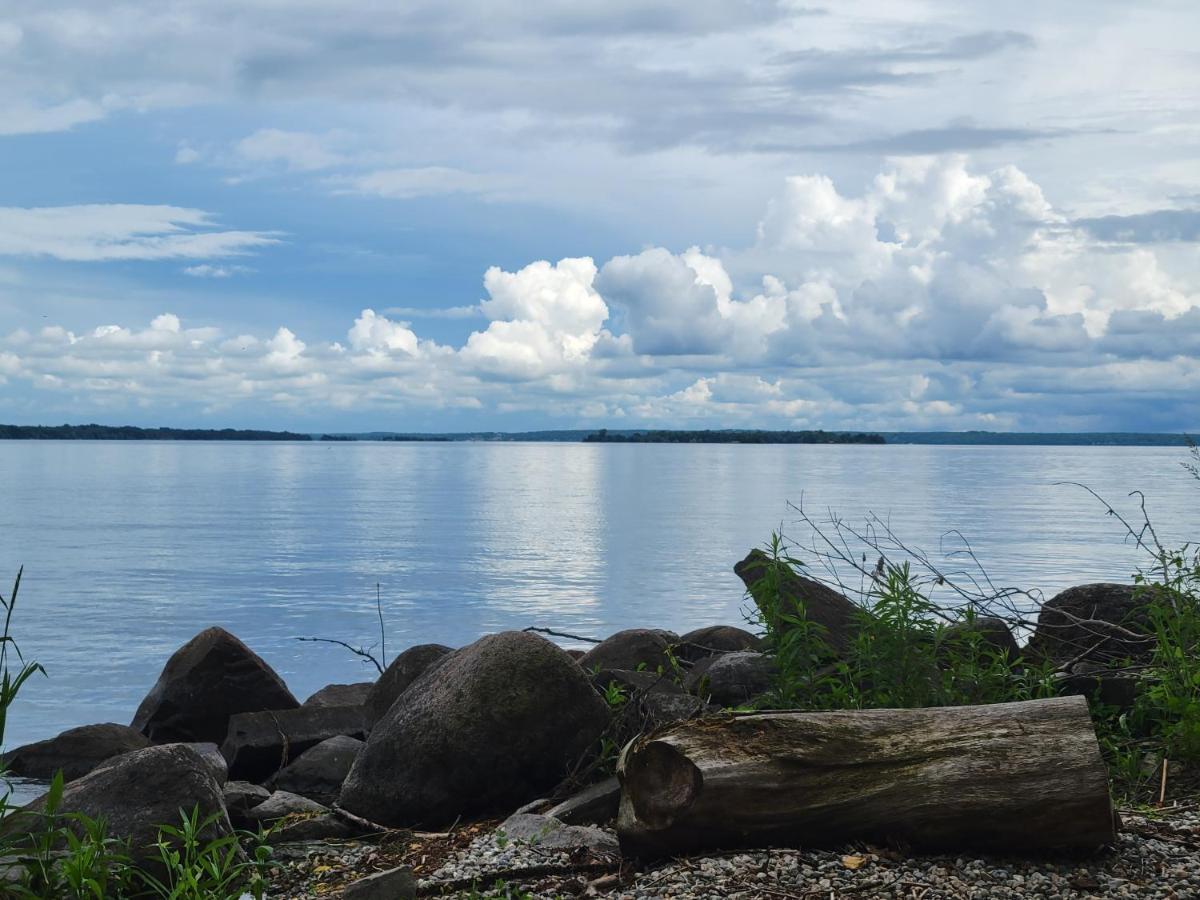 Unique Waterfront House With Private Beach Gananoque Esterno foto